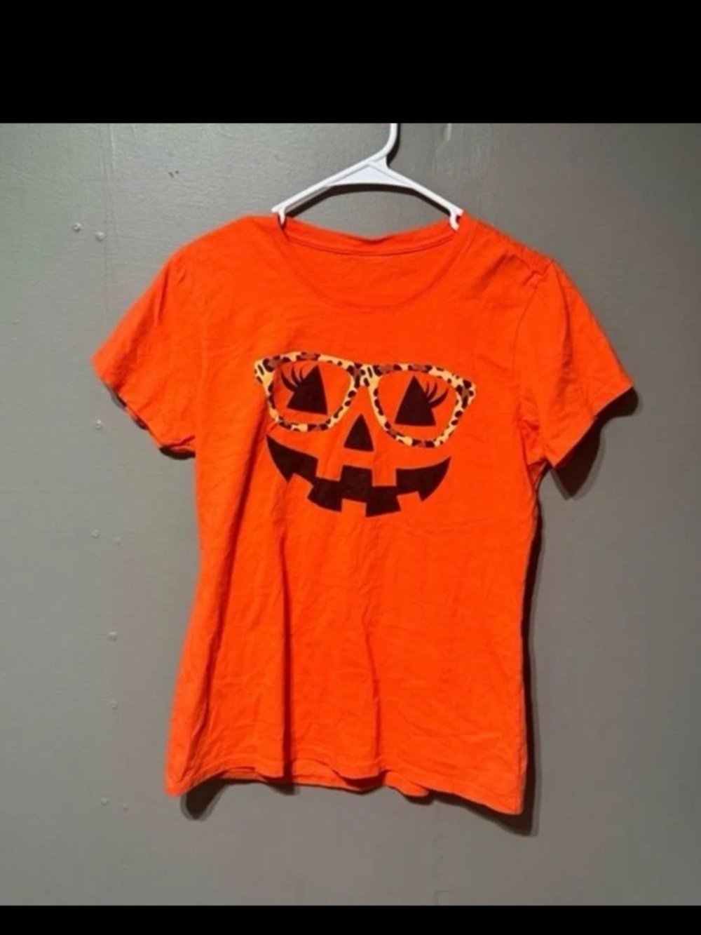 Amazon Orange Graphic Pumpkin Tee with Leopard Sunglasses
